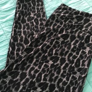 Lularoe Tc2 leopard print leggings
